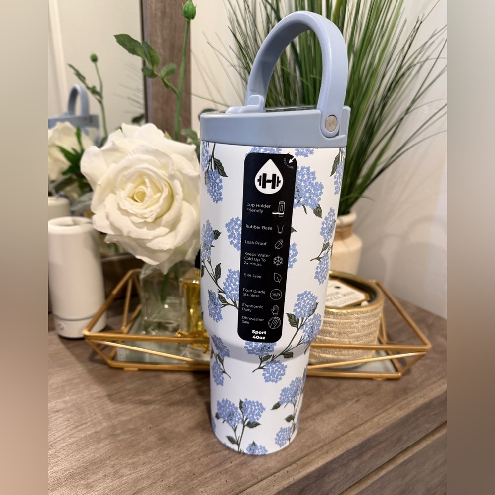 NWT 40 oz Hydrojug Sport - Hydrangea